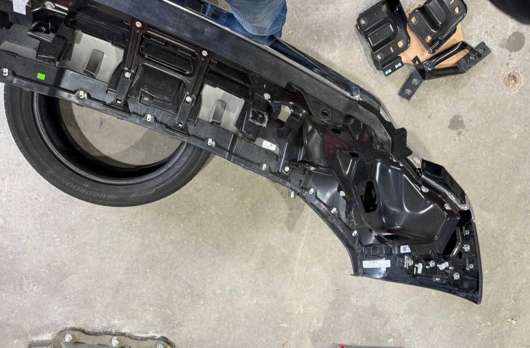 2024 2025 GMC 2500hd 3500hd chrome front bumper OEM - Image 3