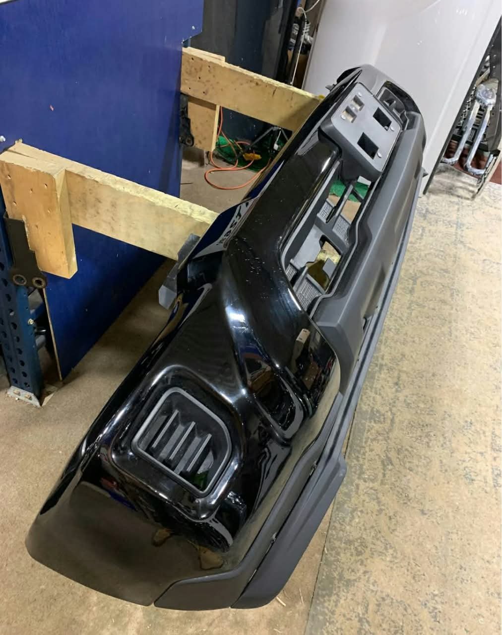 Chevy silverado 2500hd 3500hd 2024 2025 2026 front bumper OEM - Image 3